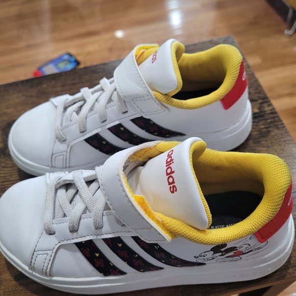 ADIDAS MINNIE MOUSE SNEAKERS SIZE 12 - Picture 6 of 12